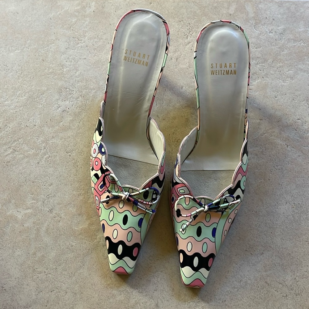Stuart Whitman patent leather printed mules in great condition size 8 M